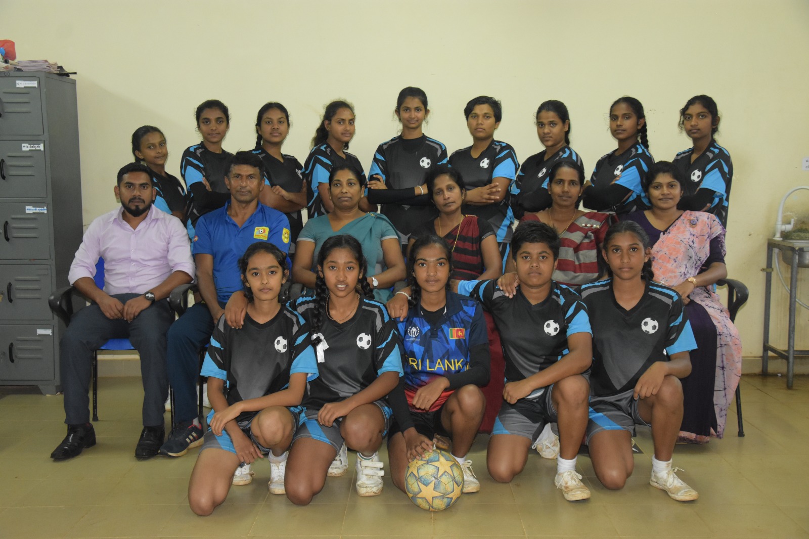 මහනුවර දිස්ත්රික් පාසල් පාපන්දු තරගාවලියේ බාලිකා ද්විත්ව ශූරතා උඩදුම්බර ද්විතීක පාසල දිනා ගනී.