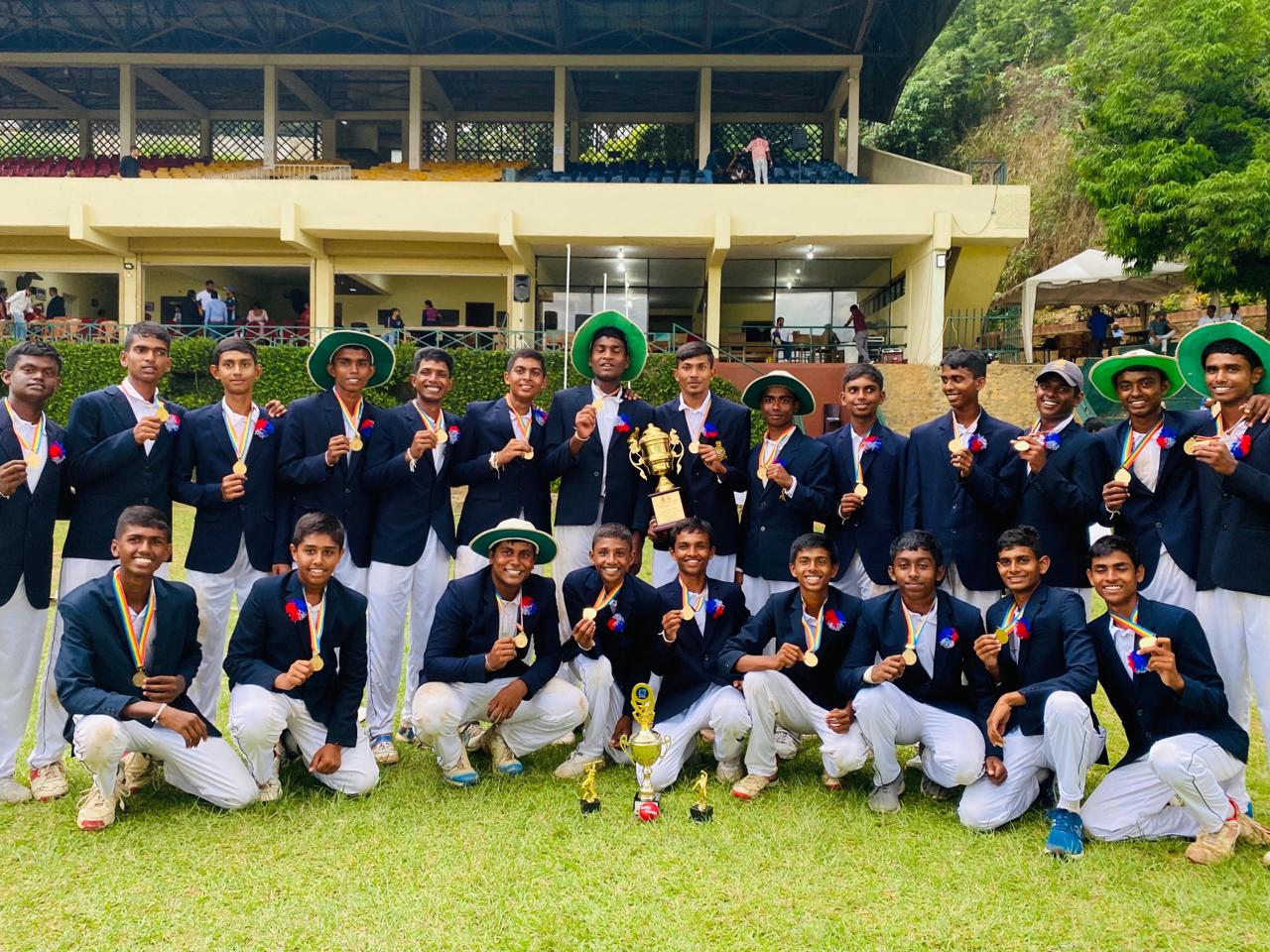 කන්ද උඩරට මැදි විදුහල් අතර පැවති 19 වන “රන් නිල් සටන” ලකුණු 115 කින් නුගවෙල මධ්ය මහා විද්යාලය ජය ගනී.