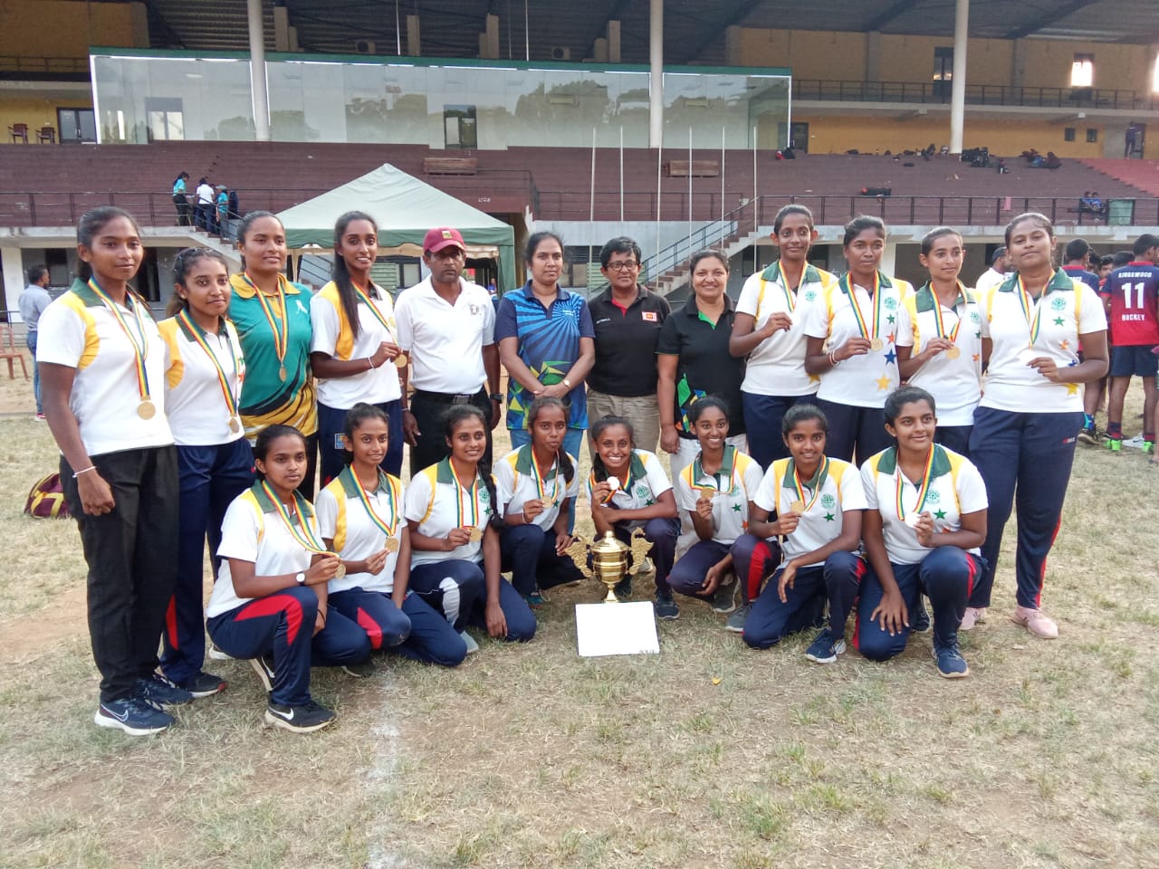 මහනුවර දිස්ත්රික් ක්රීඩා හොකි තරගාවලියේ ශුරතා මහනුවර කිංග්ස්වුඩ් හා ස්වර්ණමාලි ක්රීඩා සමාජය දිනා ගනී.