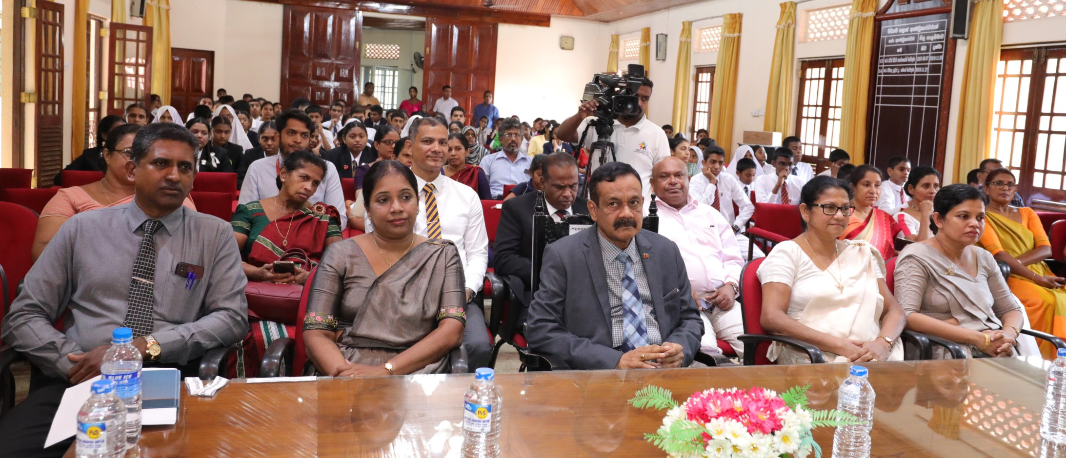 මහනුවර කලාපයේ ද්වි භාෂා තරග ජයග්රාහකයින් ඇගයේ.