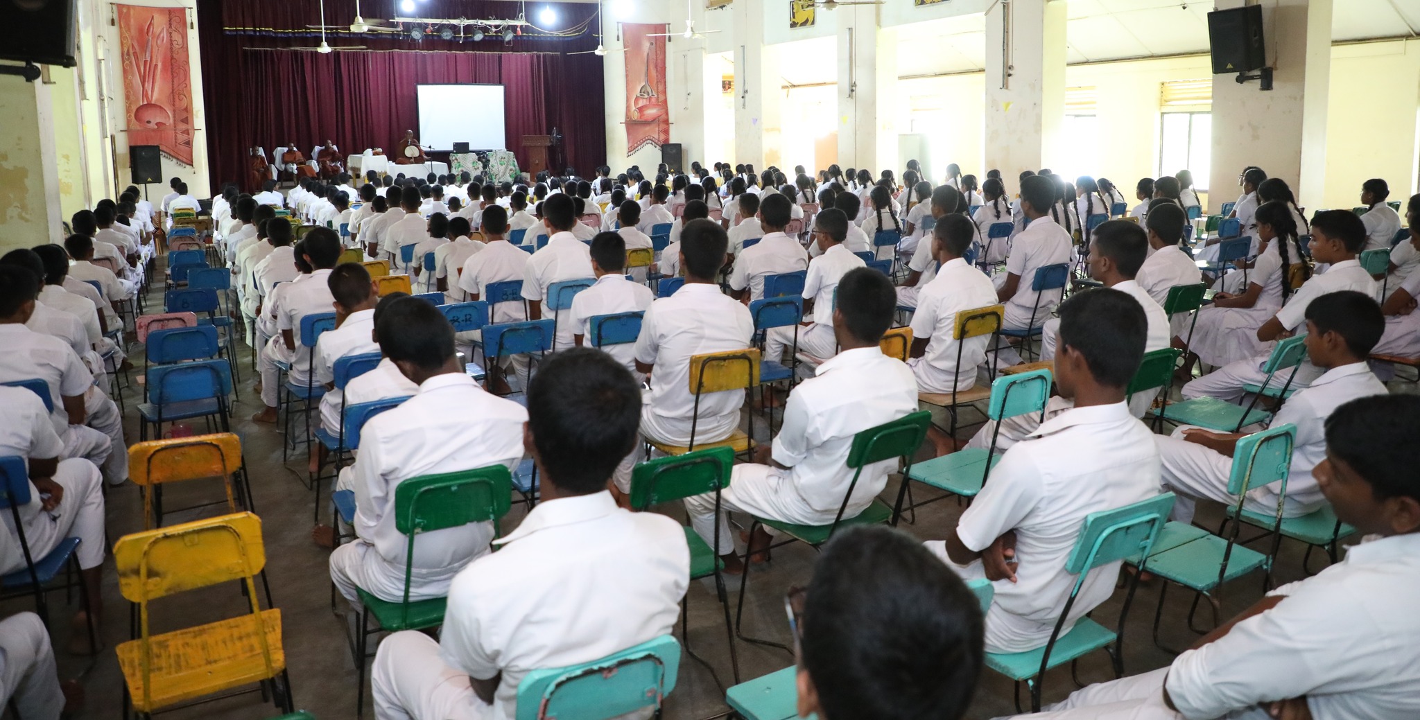 මැදරට පාසල් වලට සති සමාජ .