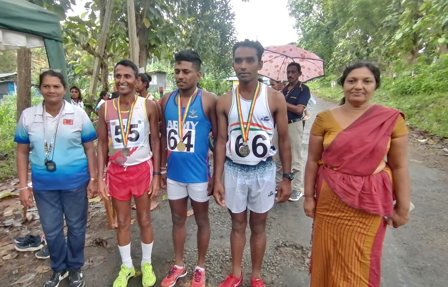 නාරම්පනාව හා ශානිකා මධ්යම පළාත් ඇවිදීමේ තරගය ජයගනී.