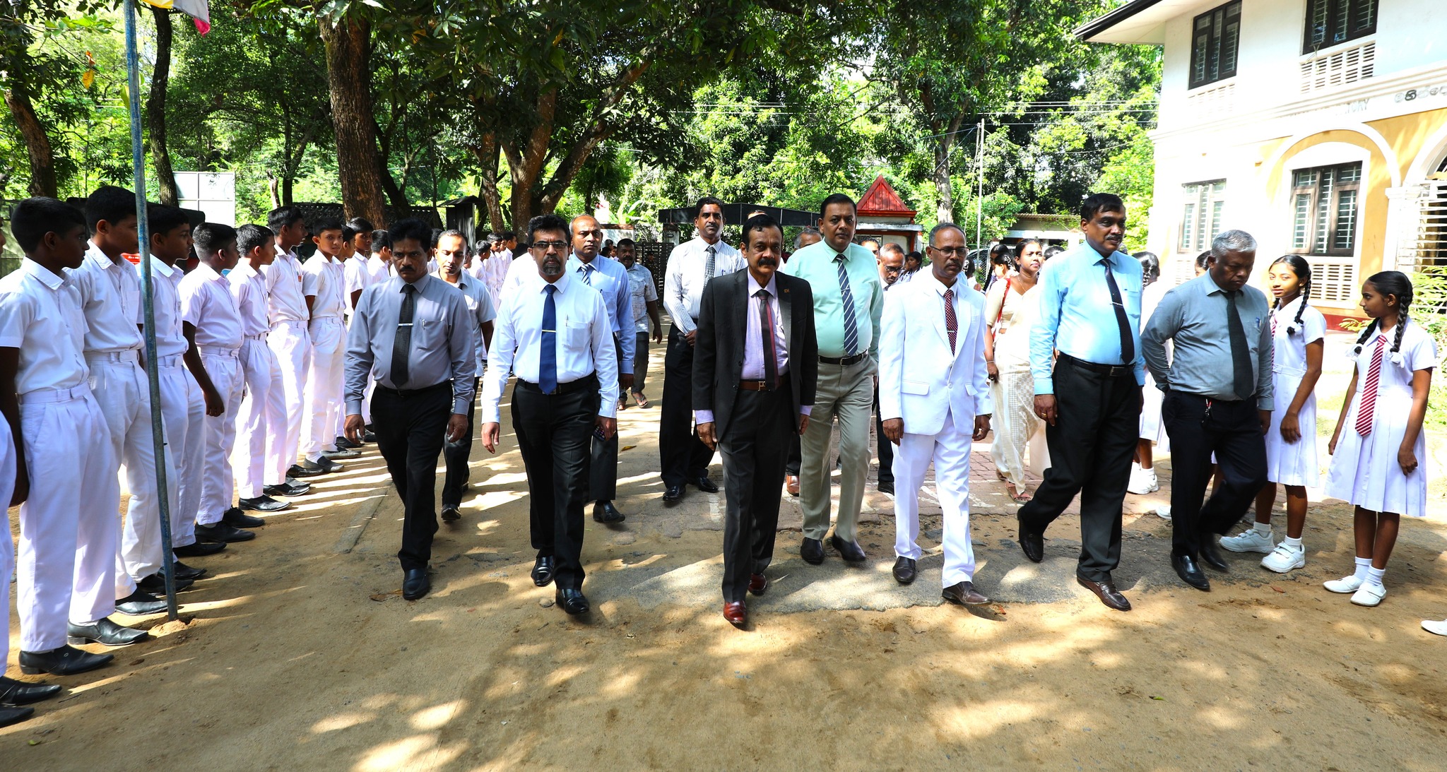 අධ්යයන පොදු සහතික පත්ර උසස් පෙළ සඳහා තාවකාලිකව සිසුන් ඈතුළත් කර ගැනීමේ ජාතික වැඩසටහන නාමිණිඔය මධ්ය මහා විද්යාලයේදි .