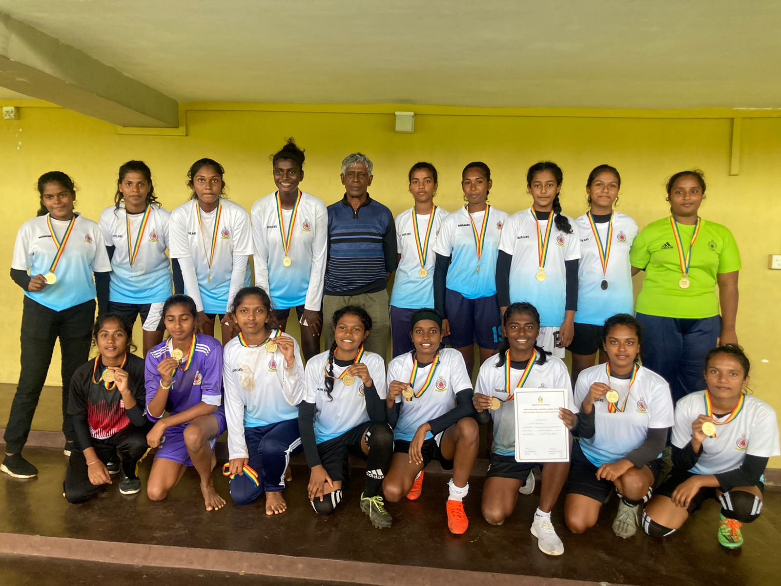 මහනුවර දිස්ත්රික් පාපන්දු ශුරතා ගගවට හා කුණ්ඩසාලේ දිනා ගනී.