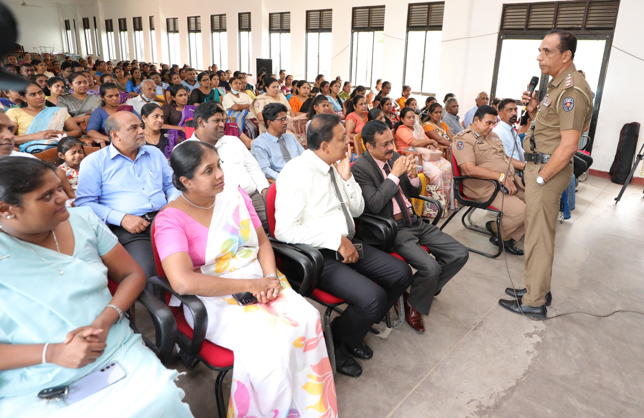 ශිෂ්යත්ව දරුවන්ගේ දෙමාපියන්ට වැඩමුළුවක්.
