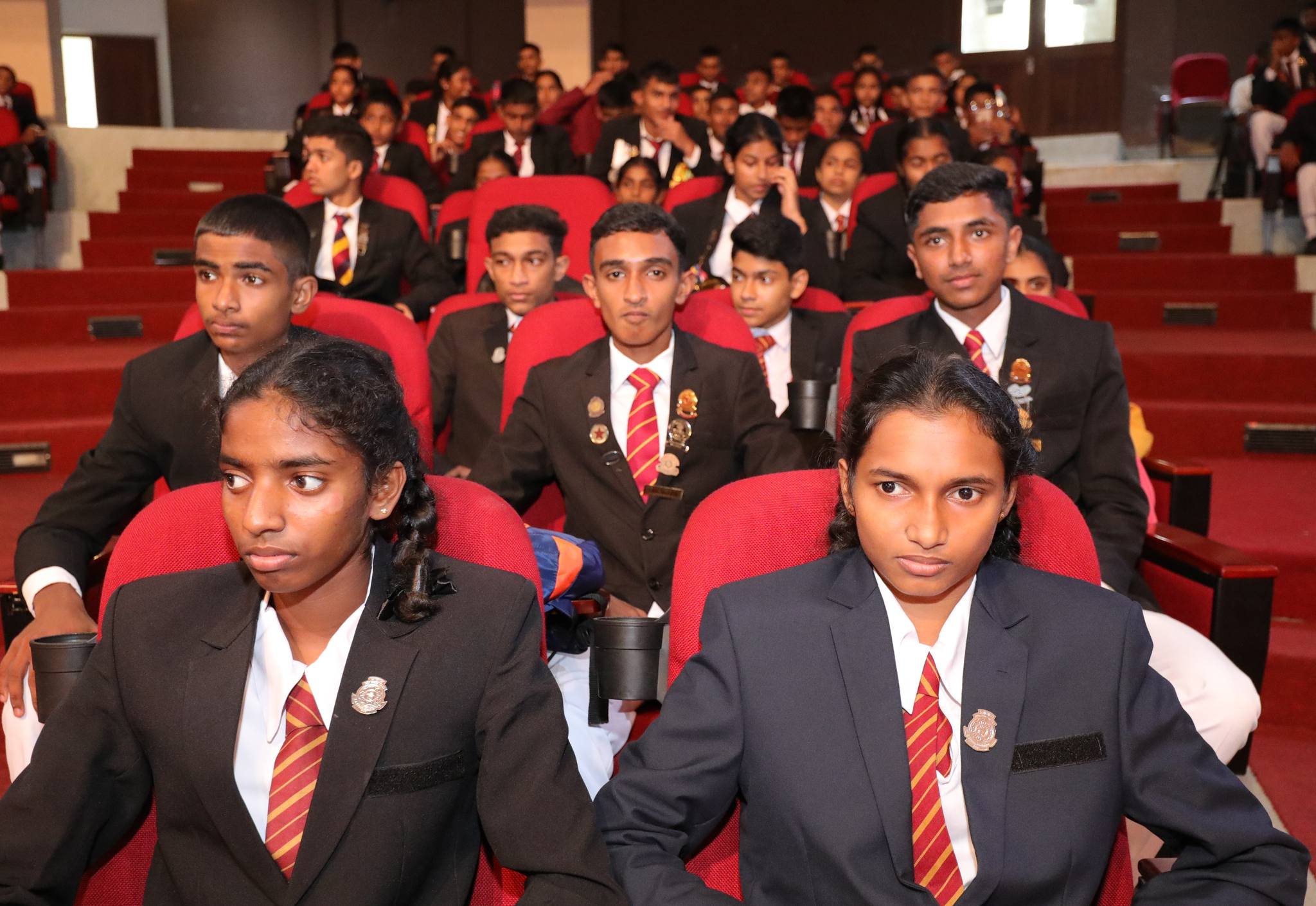 තරුෂී කරුණාරත්න හා ෂෙහාන් දිල්රංග රන් ඔටුනු සම්මානයෙන් පිදුම් ලබයි.