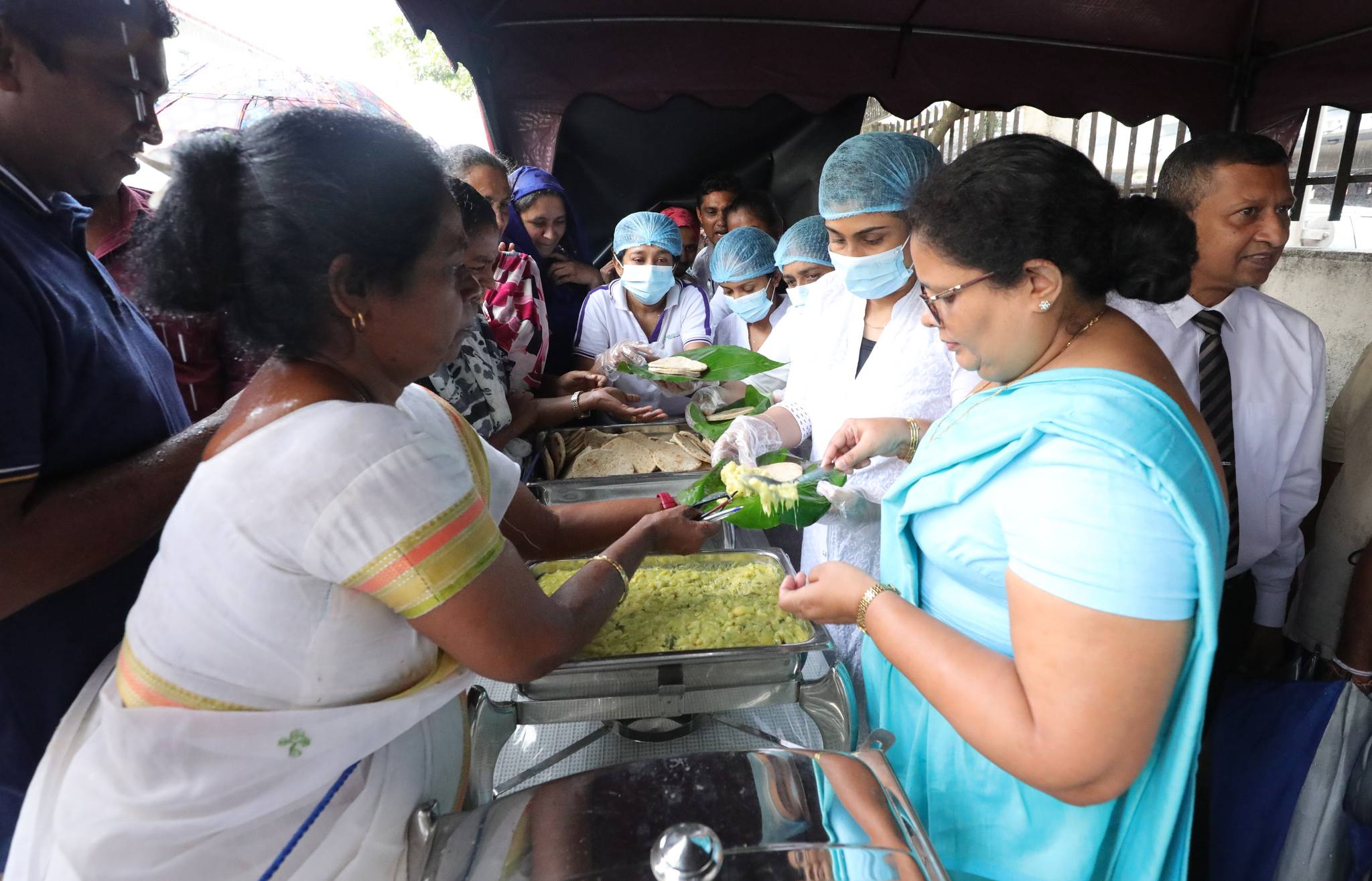 මාර්ග අමාත්යංශයේ කොස් සමග පොල් රොටී දන්සල