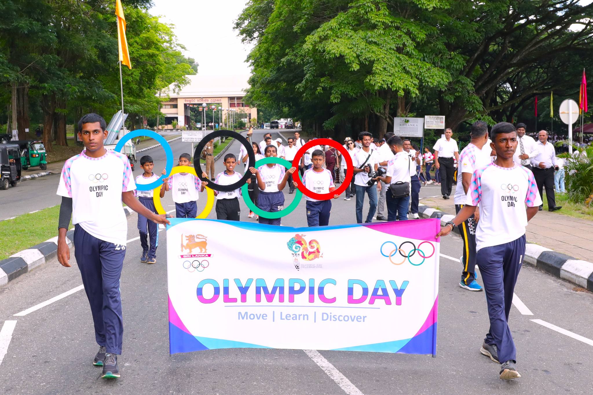 ජාත්යන්තර ඔලිම්පික් දින සැමරුම් උළෙල මහනුවර දිගන දී.