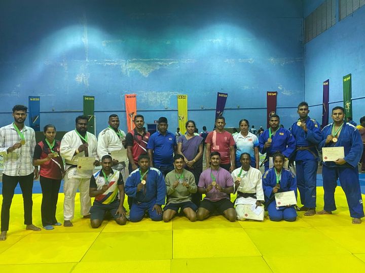 චාමර නුවන් ධර්මවර්ධන අඛණ්ඩව නමවන වරටත් ජාතික ශූරයා බවට පත්වෙමින් 48 වන ජාතික මහා ක්රීඩා උළෙලේ ජූඩෝ ශූරතාවය මධ්යම පළාත දිනා ගනී.
