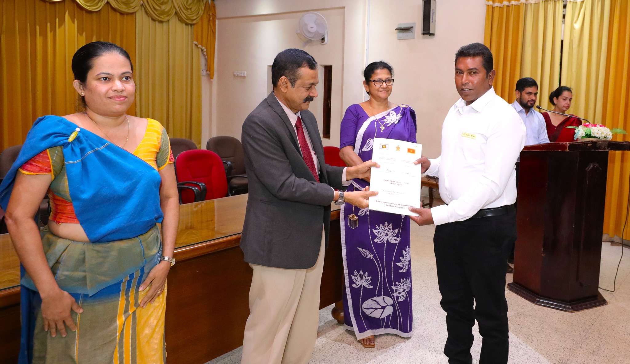 මැදරට මහනගර සභා සදහා නව ගිනිභට නිලධාරීන්