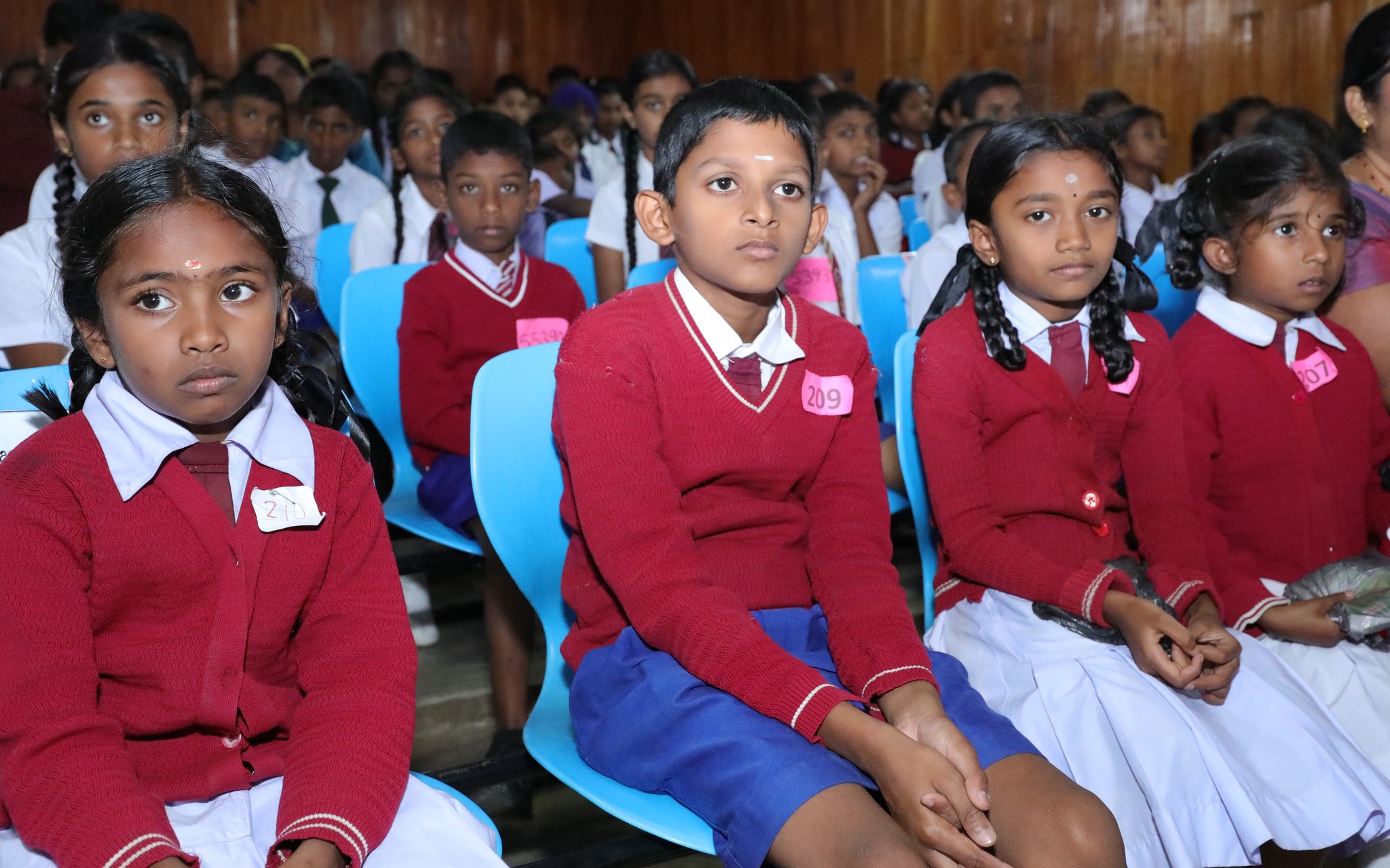 ජනාධිපති අධ්යාපන ශිෂ්යත්ව ප්රදානය නුවරඑළියේ දී.