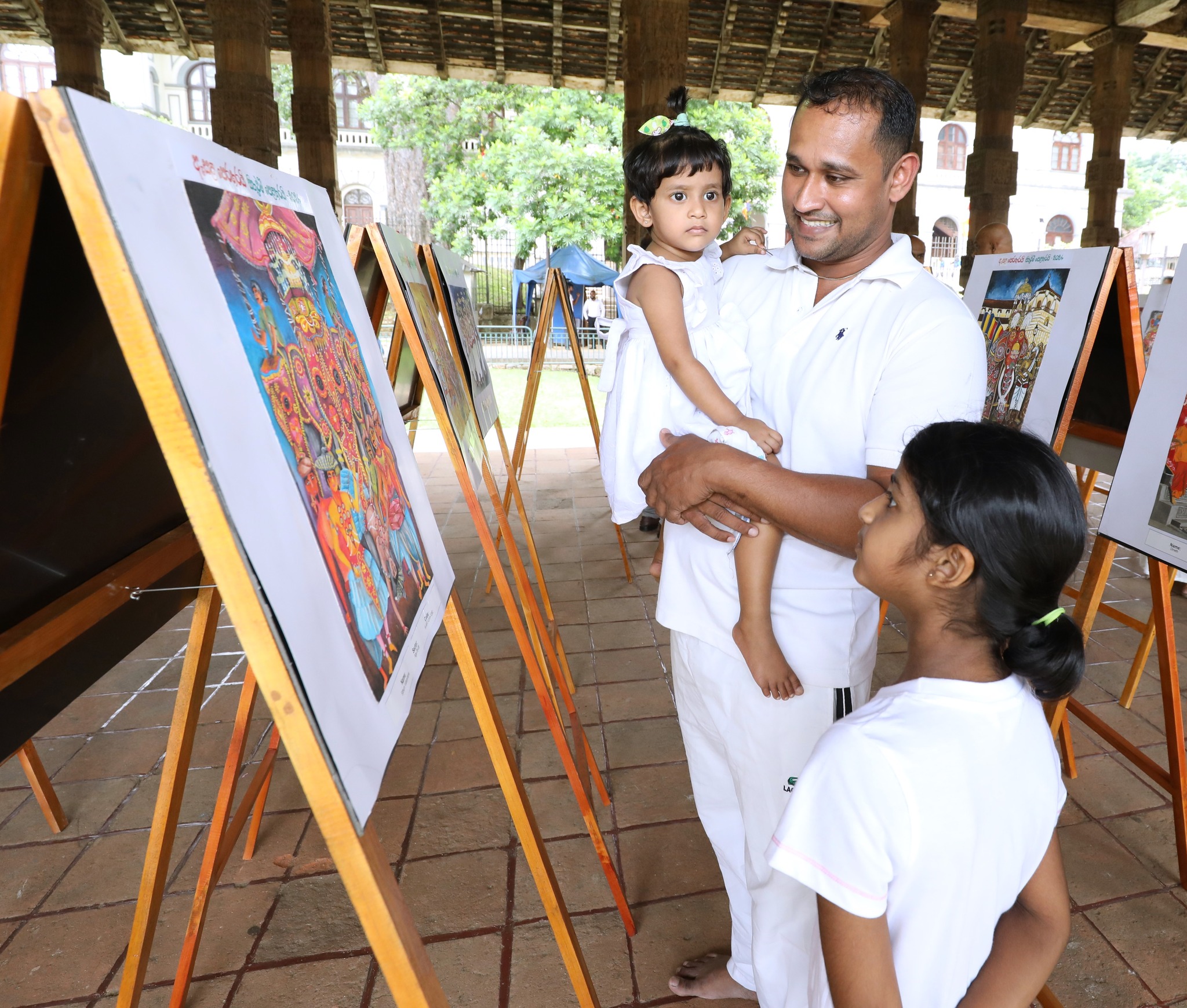 “ඇසළ පෙරහැරයි - සිතුවම් පෙළහරයි” The Kandy Infocus සිතුවම් දැක්ම 2024