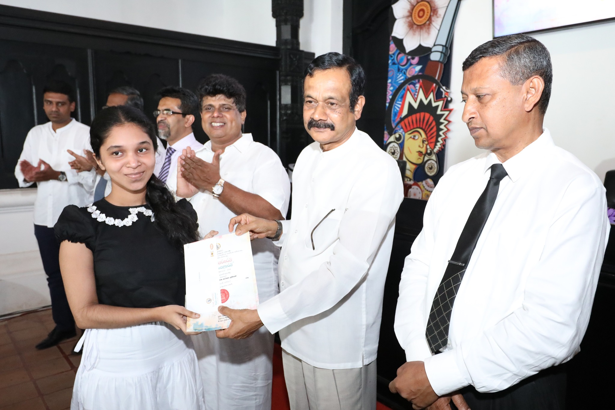 “ඇසළ පෙරහැරයි - සිතුවම් පෙළහරයි”ජයග්රාහකයින් ඇගයේ.