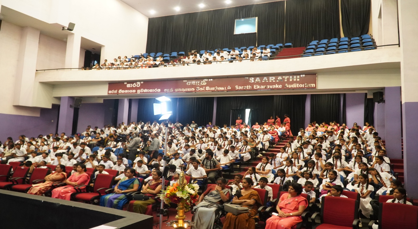 පාසල් දරුවන් සදහා මෘදු කුසලතාවන් හා ධනාත්මක ආකල්ප සහ වඩාත් හොද සමාජ අගයයන් පිළිබද දැනුවත් කිරිමේ දිස්ත්රික් දැනුවත් කිරිමේ වැඩසටහන