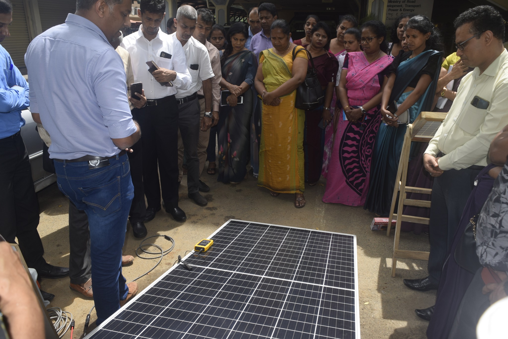 “බලශක්ති කාර්යක්ෂමතාවය සහ විකල්ප බලශක්ති භාවිතය පිළිබඳ” විද්යා හා තාක්ෂණ නිලධාරීන් දැනුවත් කිරීමේ වැඩමුළුවක් .