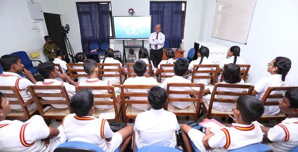 අඹගමුව මැදි විදුහලේ පාසල් මාධ්ය සමාජය බලගැන්වේ...