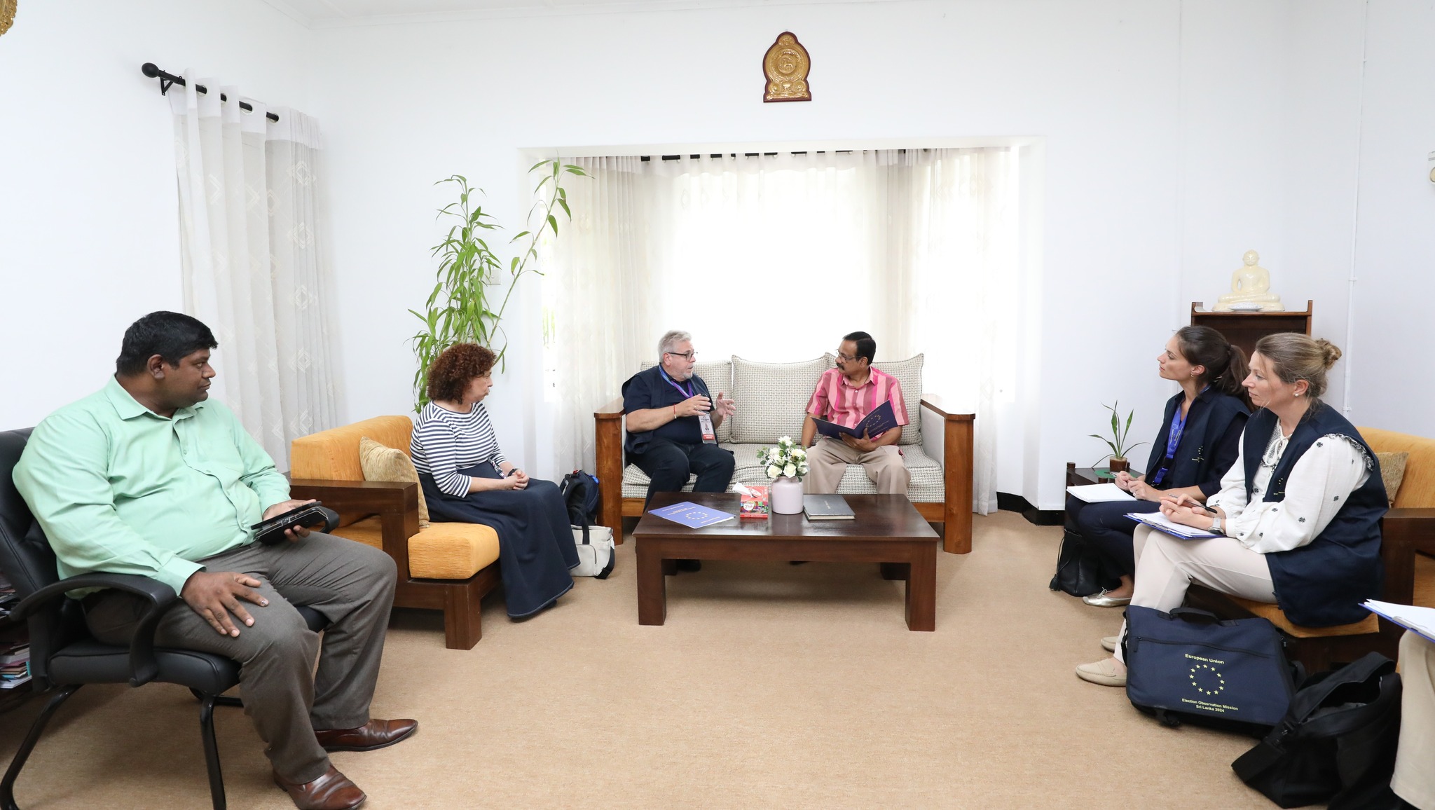 යුරෝපා සංගමයේ මැතිවරණ නිරීක්ෂණ සංවිධානයේ නියෝජිතයින් මධ්යම පළාත් ආණ්ඩුකාරවරයා හමුවක්