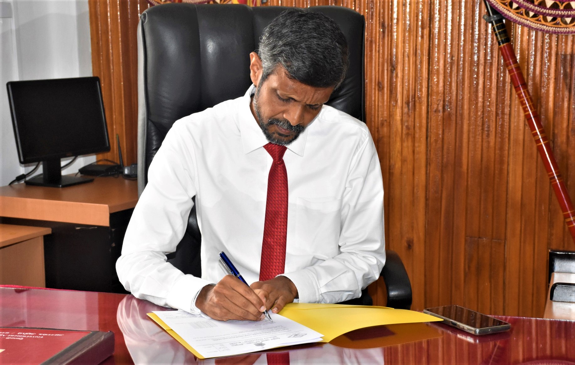 මහනුවර නව දිස්ත්රික් ලේකම්වරයෙක්.