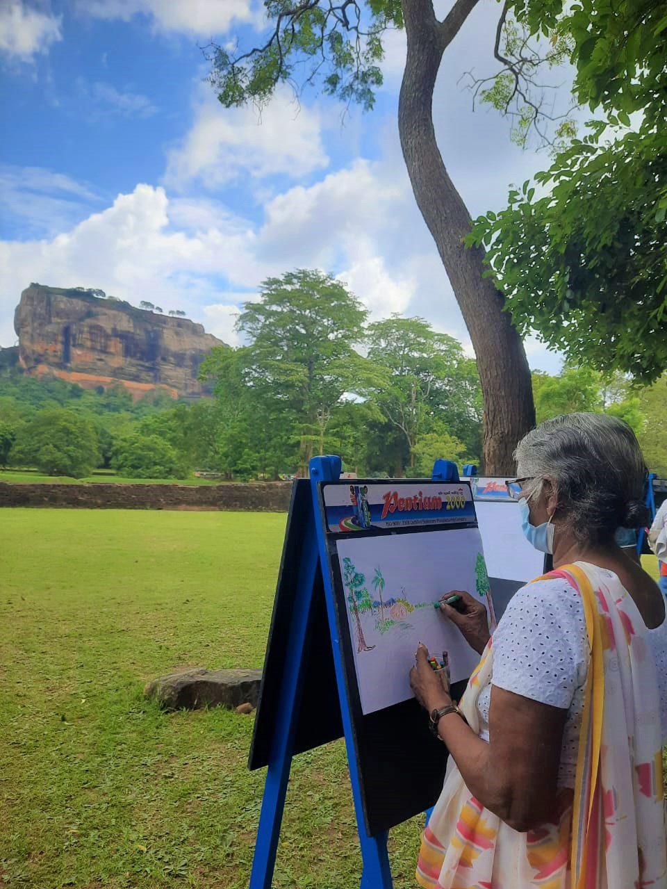 උරුමය සුරකිමු හරිත සීගිරියක් යන සංකල්පය යටතේ සීගිරි ආශ්රිත ශ්රමදාන වැඩසටහනක්