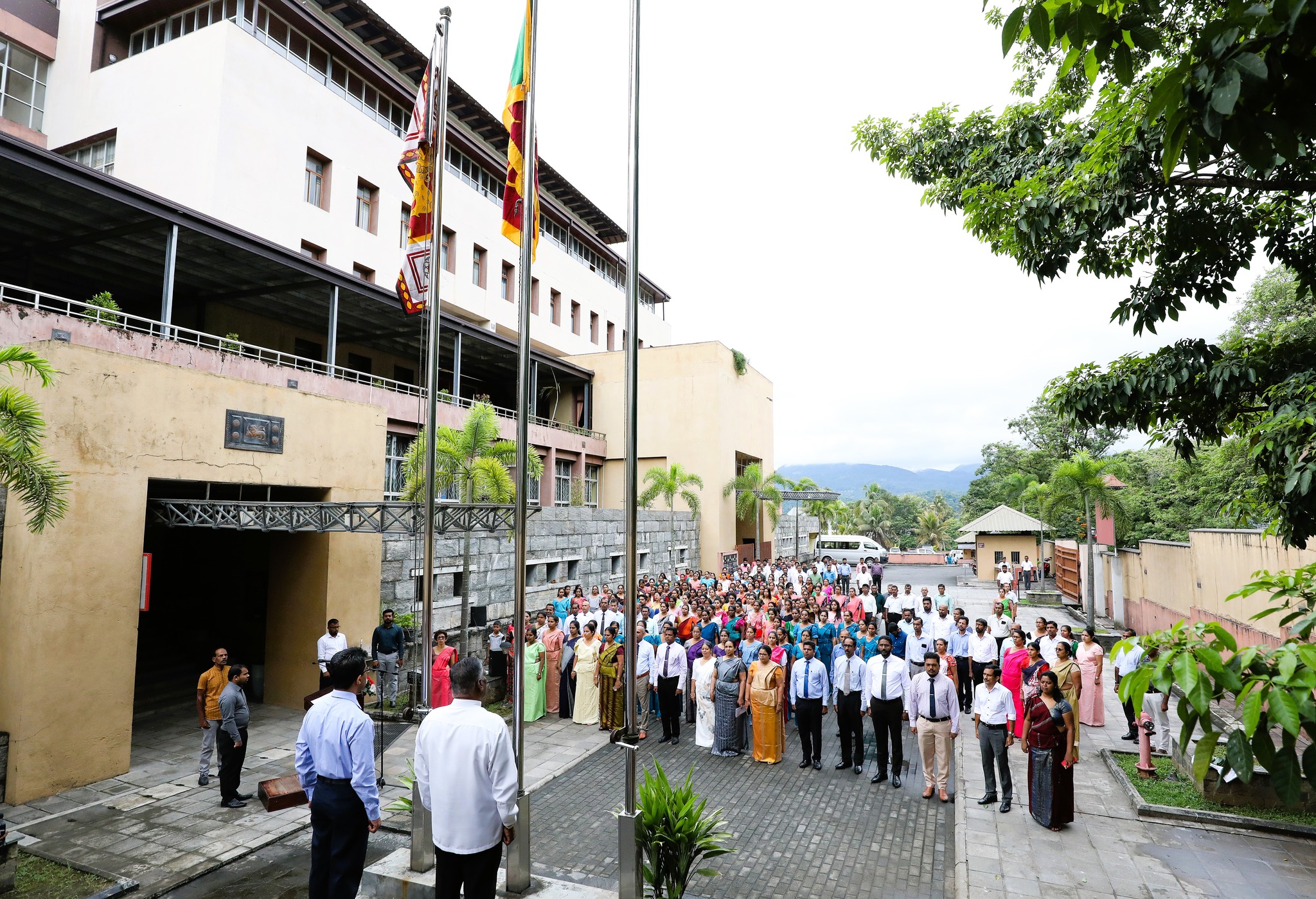‘ක්ලීන් ශ්රී ලංකා’ ජාතික වැඩසටහනට අනුගතව නව වසරේ මධ්යම පළාත් සභාව වැඩ අරඹයි.