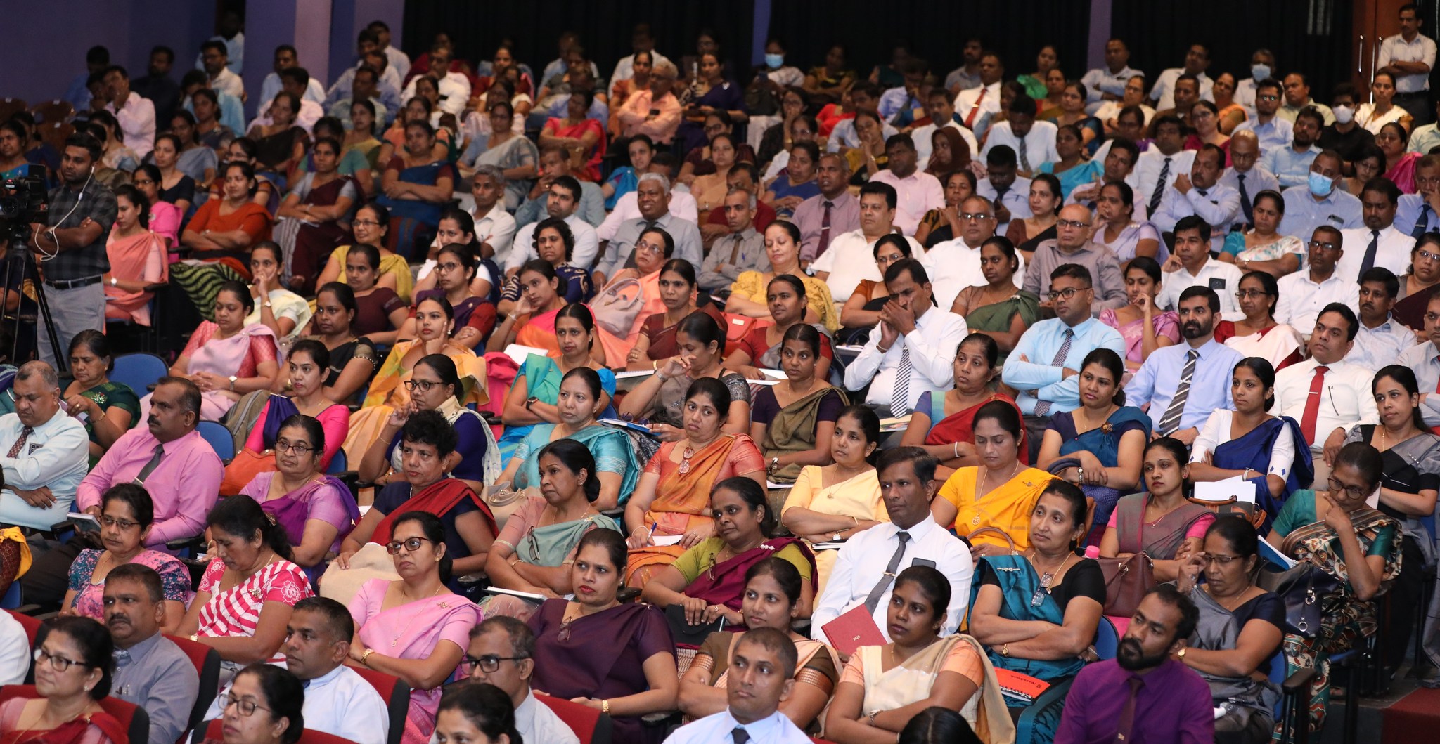 මධ්යම පළාතේ රාජ්ය නිලධාරීන් ‘ක්ලීන් ශ්රී ලංකා’ ව්යපෘතිය පිළිබඳව දැනුම්වත් කෙරේ