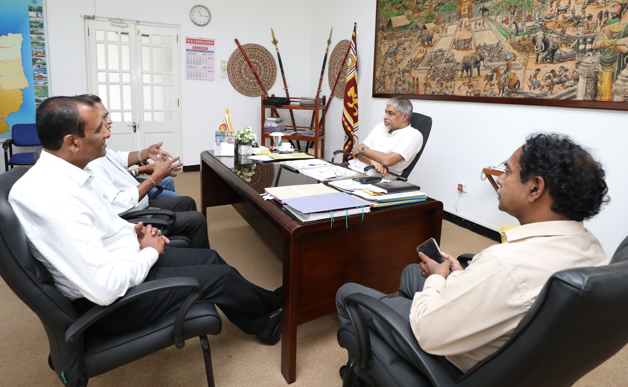 මධ්යම පළාතේ විවිධ සේවා සමූපකාර සමිති සම්බන්ධයෙන් සාකච්ඡාවක්.