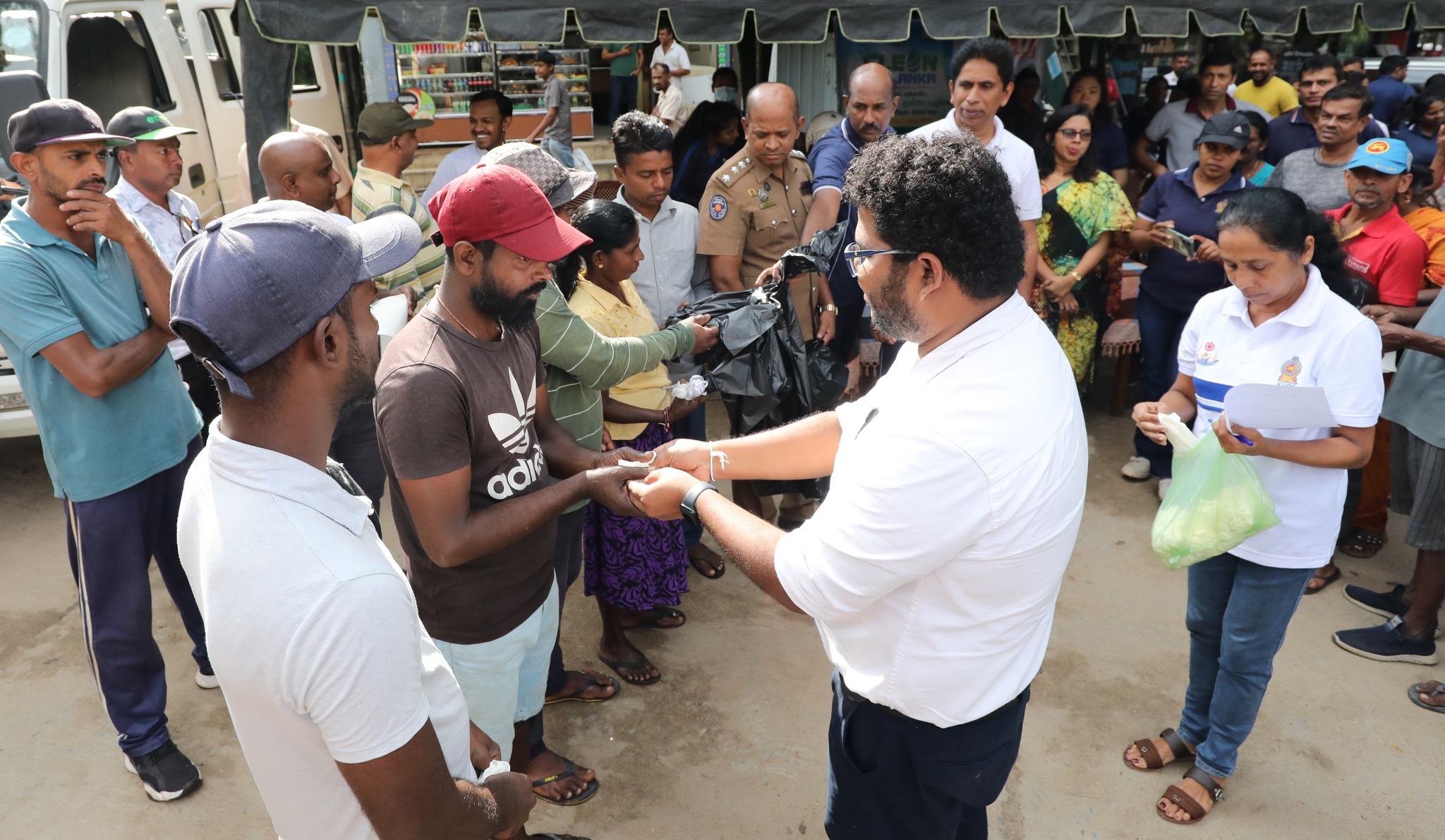 කුණ්ඩසාලේ බල ප්රදේශය “පිරිසිදු පරිසරයක් - ලස්සන මැදරටක්” පවිත්රතා වැඩසටහනට එක්වේ.