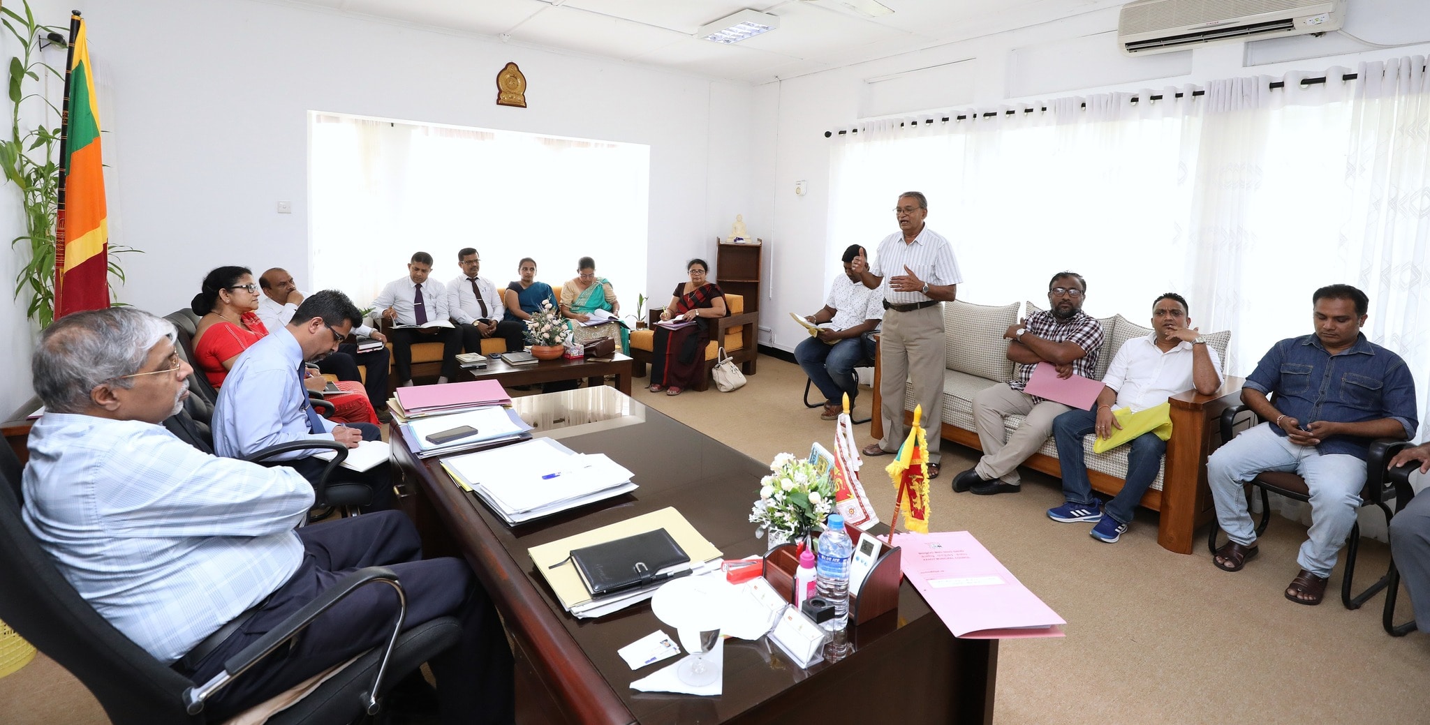 මහනුවර, ජෝර්ජ් ඊ ද සිල්වා වෙළඳ සංකීර්ණයේ පවතින ගැටළු සම්බන්ධයෙන් සාකච්ඡාවක්