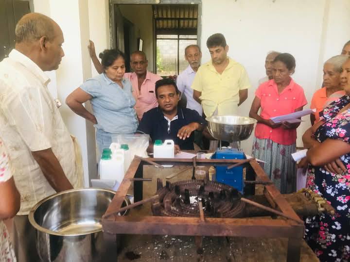 මධ්යම පළාත් කර්මාන්ත සංවර්ධන හා ව්යාපාර ප්රවර්ධන දෙපාර්තමේන්තුව මගින් හඳුනාගත් හස්ත කර්මාන්ත අංශ සඳහා ප්රමිතීන් හඳුන්වා දීමේ වැඩසටහනක්