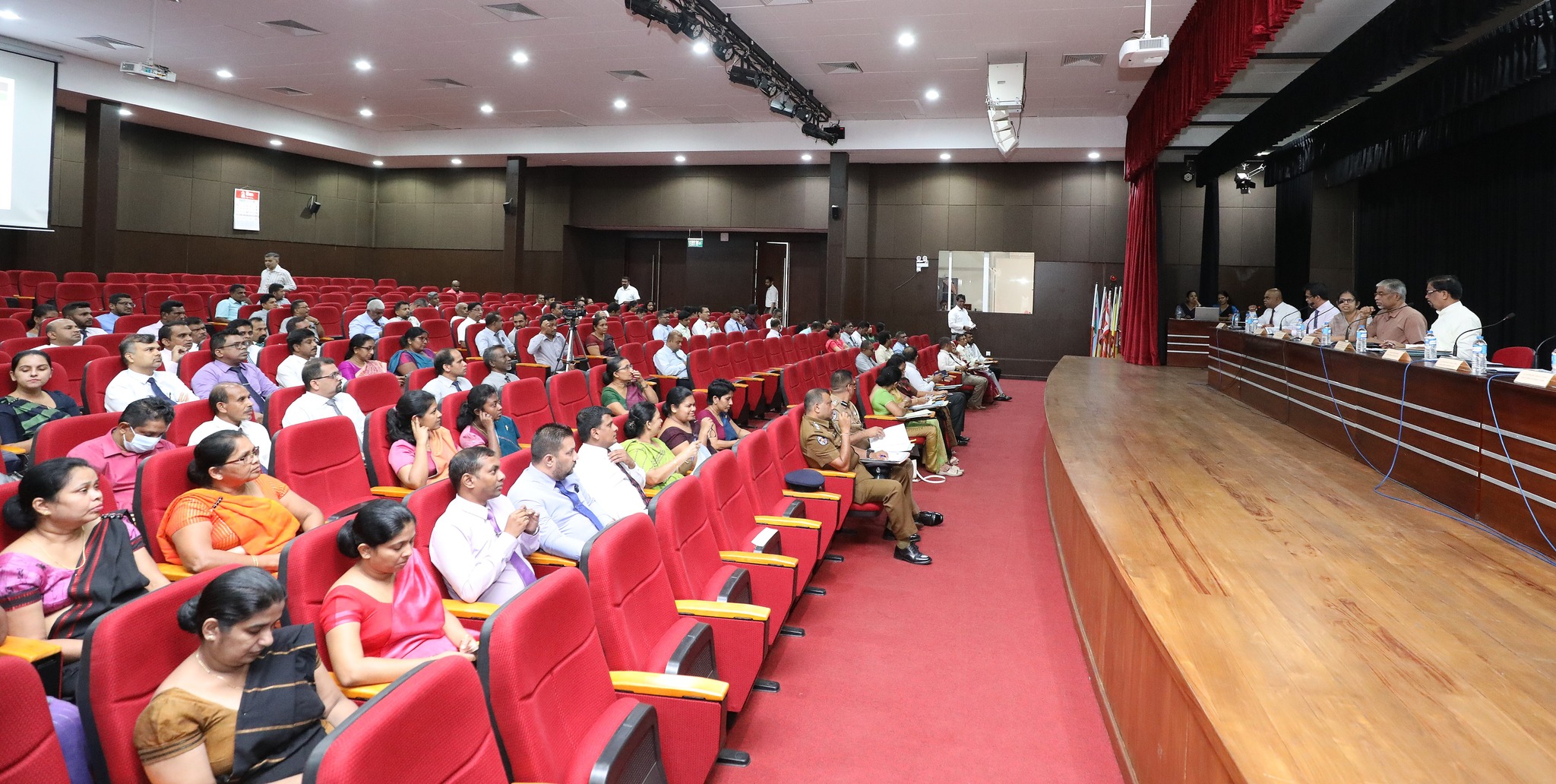 මාතලේ දිස්ත්රික් සම්බන්ධීකරණ කමිටුව කමිටුව රැස්වෙයි.