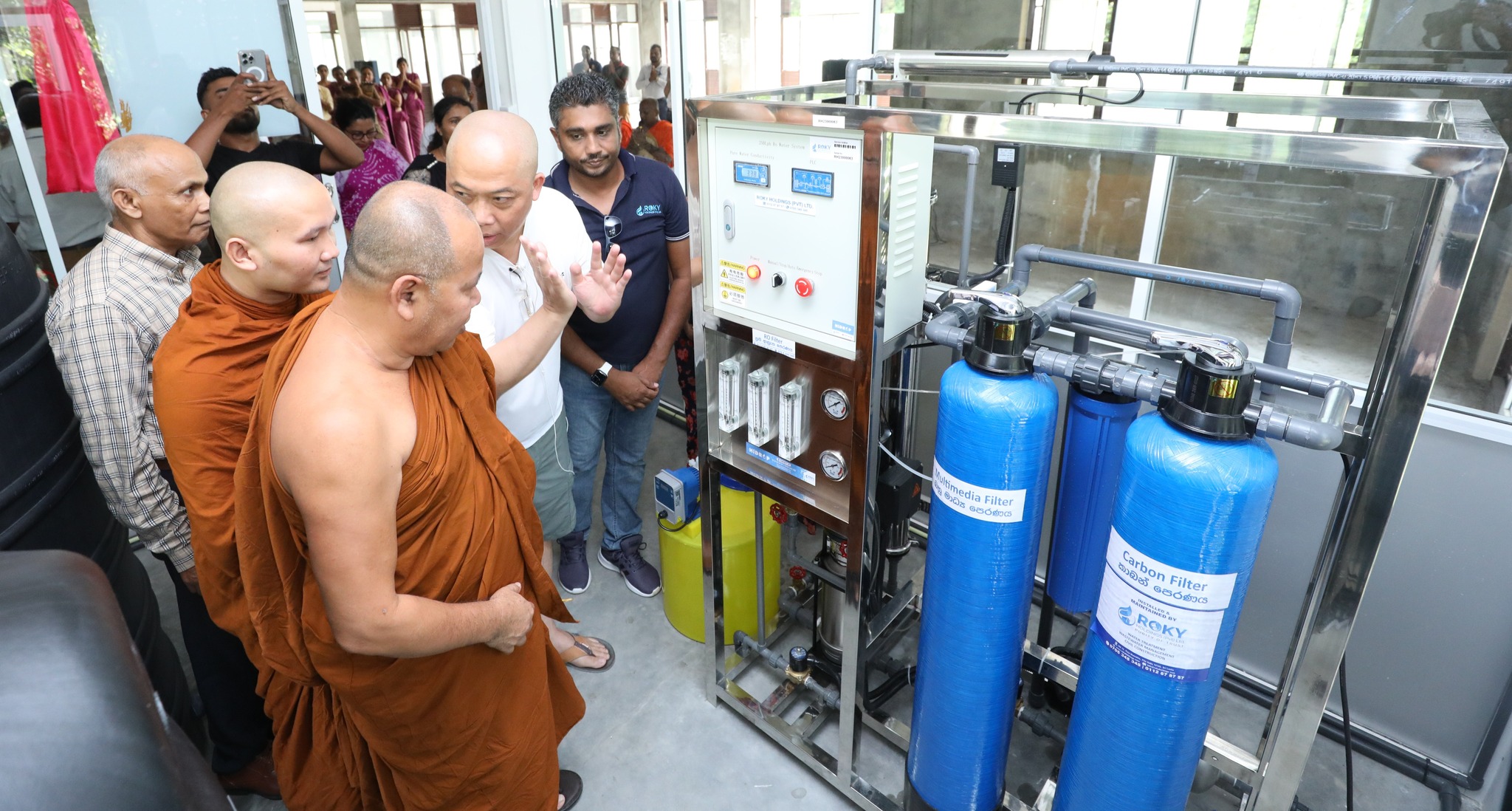 මිනිපේ ප්‍රජාවට පිරිපහදු කළ පානීය ජලය.