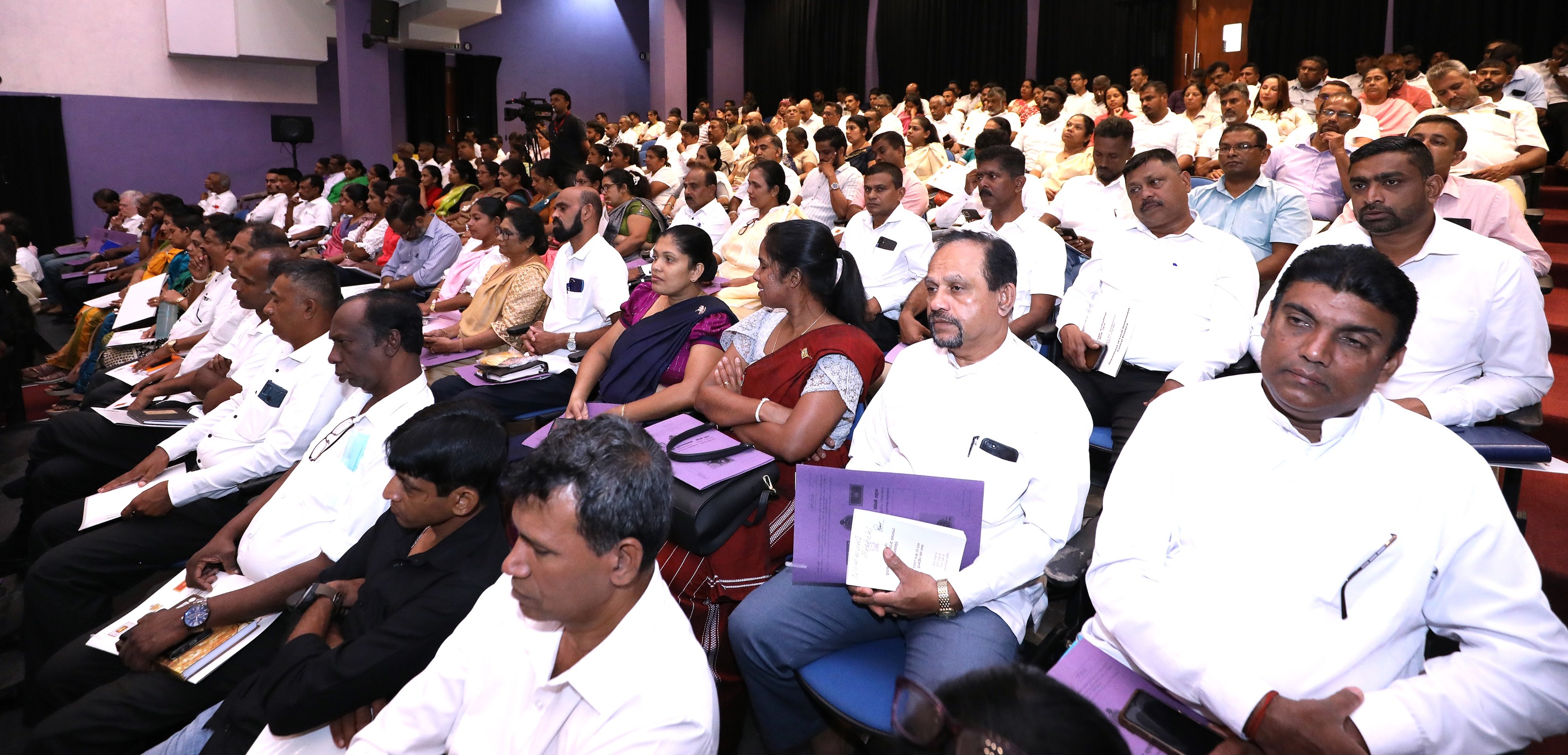 පළාත් පාලන ආයතනයන් සදහා අභිනවයෙන් තේරී පත්වූ මහජන නියෝජිතවරුන් දැනුවත් කිරීමේ එක් දින පුහුණු වැඩසටහනක්