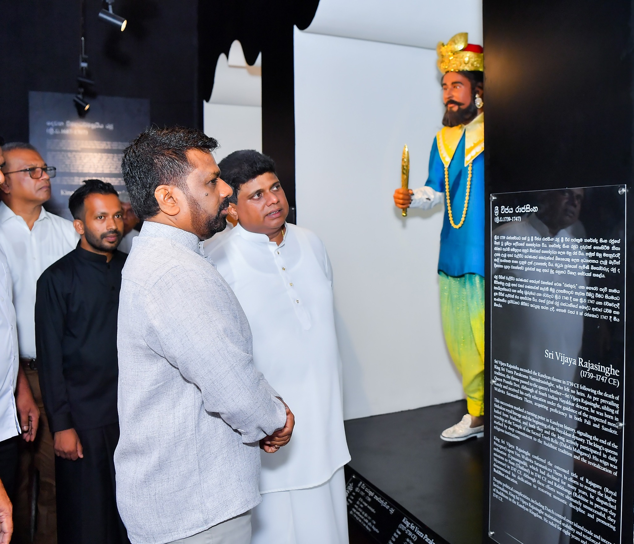 ඇහැලේපොළ වලව්වේ ඉටි රූප කෞතුකාගාරය ජනපති අතින් විවෘත කෙරේ.