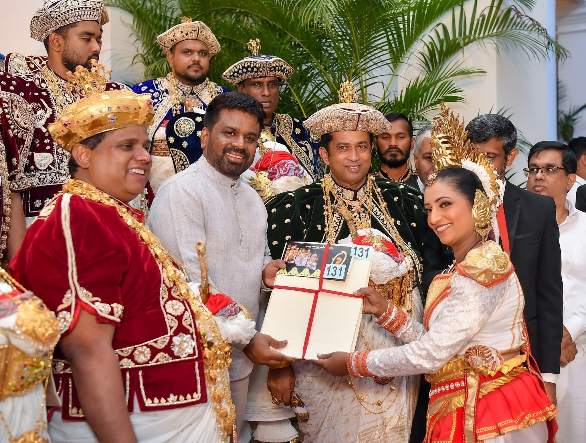 ශ්‍රී දළදා පෙරහැර සාර්ථකව පවත්වා අවසන් කළ බව සැළ කෙරෙන සංදේශය ජනපති තුමන් වෙත නිල වශයෙන් දැනුම් දෙයි