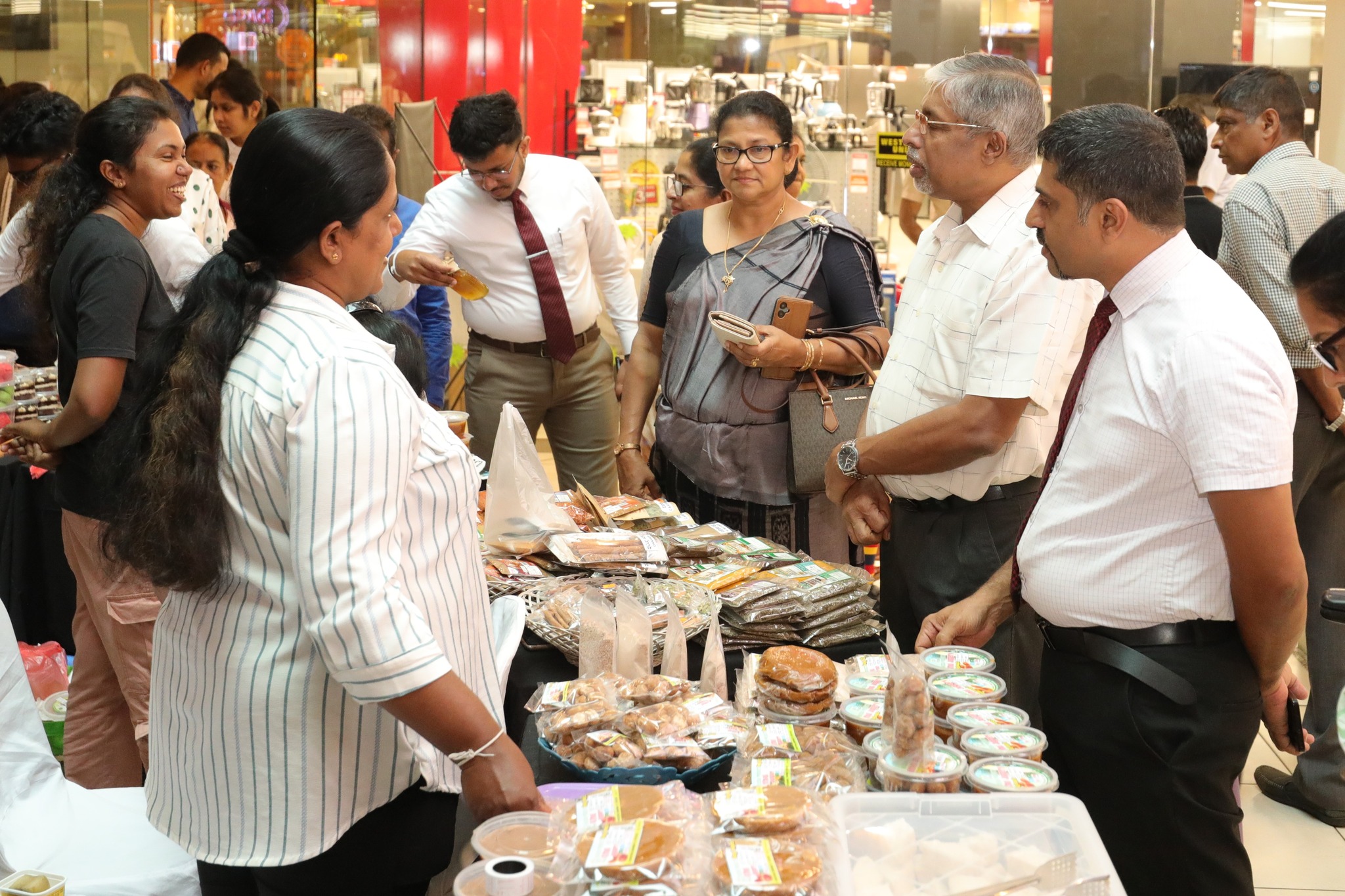 ‘ඕගස්ට් ෆෙයාර් 2025’ මහනුවර කැන්ඩි සිටි සෙන්ටර් හී දී  ඇරඹේ...