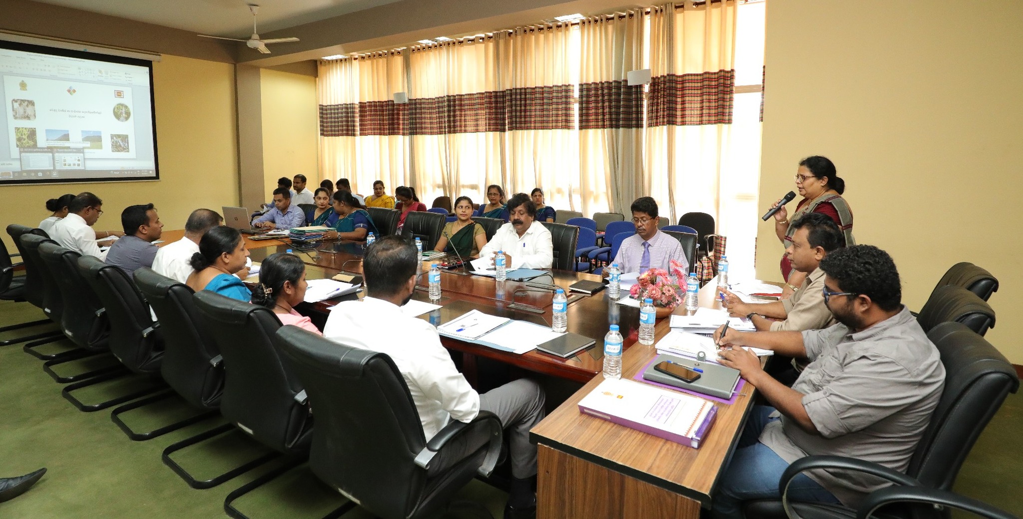 මධ්‍යම පළාත් ප්‍රධාන හා අධ්‍යාපන අමාත්‍යාංශය යටතේ පවතින ආයතනවල විශේෂ ප්‍රගති සමාලෝචන සාකච්ඡාවක් 