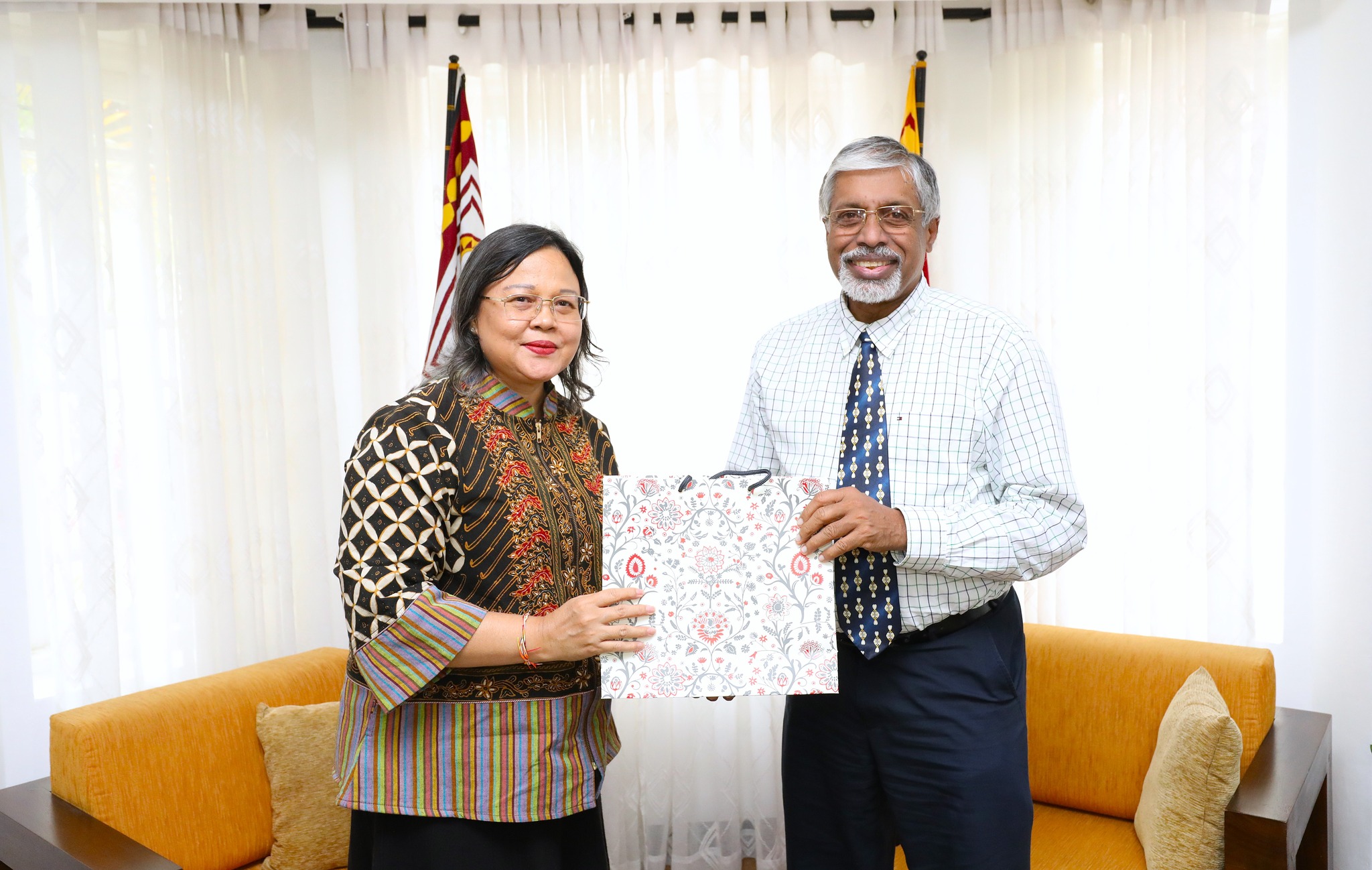 මධ්‍යම පළාත් ආණ්ඩුකාරවරයා සහ ඉන්දුනීසියානු තානාපති අතර හමුවක්