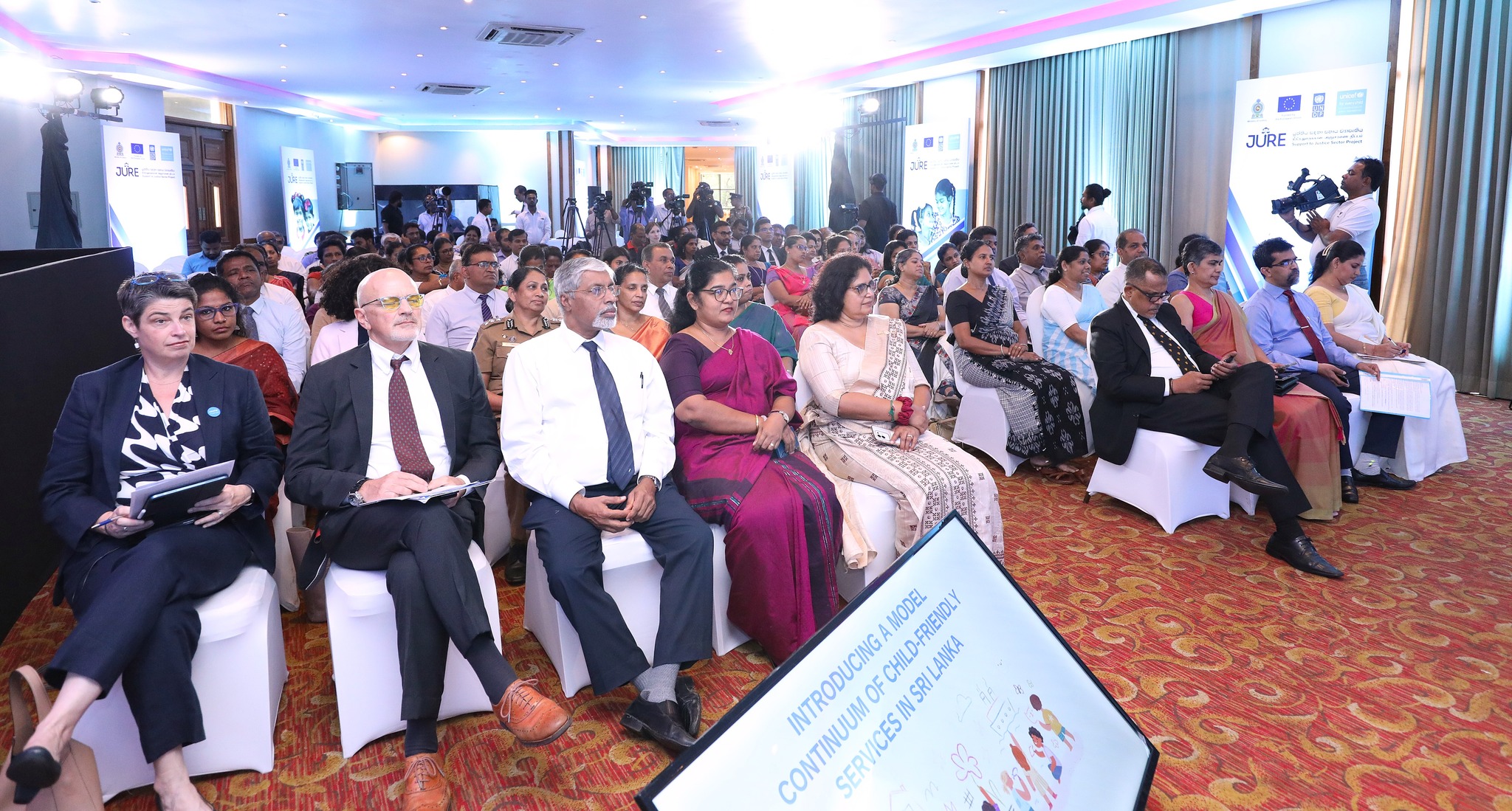 දරුවන් සුරකින්නට විශේෂ  වැඩසටහනක් මහනුවරින් ඇරඹේ