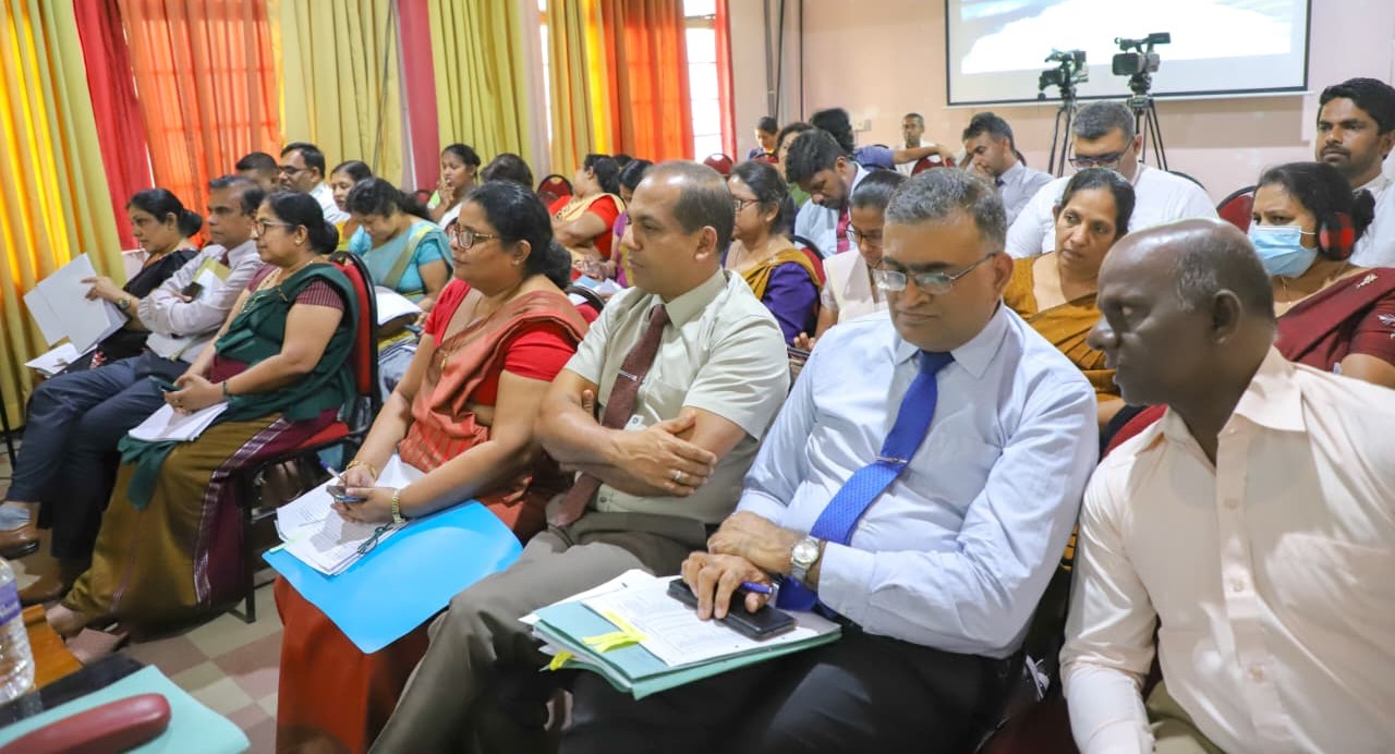 ආපදා සහ සහන සැලසීම සම්බන්ධයෙන් සාකච්ඡාවක්