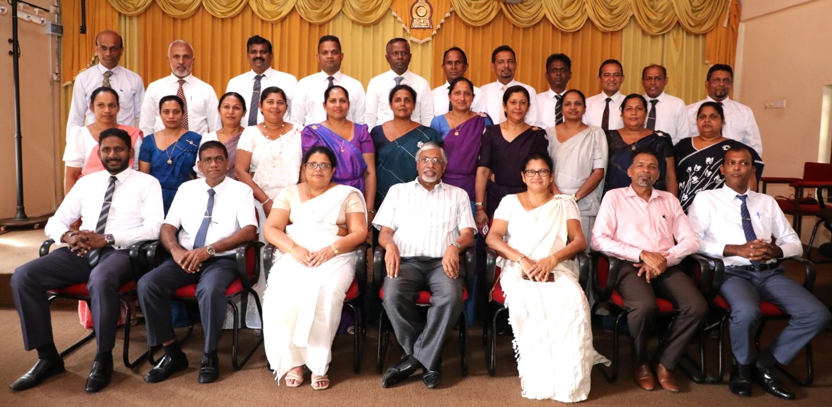 මධ්‍යම පළාතේ  විදුහල්පති සේවයට නව නිලධාරින් පිරිසක්