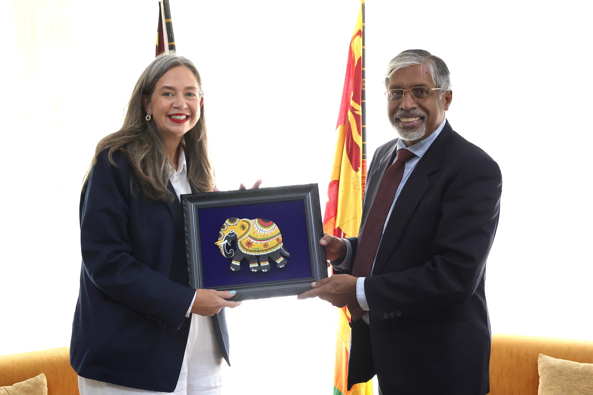 ආණ්ඩුකාරවරයා සහ ඇමෙරිකානු තනාපති කාර්යාලයේ නියෝජ්‍ය ප්‍රධානී අතර හමුවක්