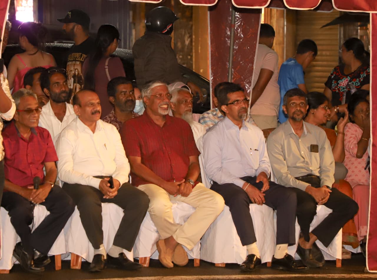 මහනුවර නගරය ආලෝකමත් කරමු’ තේමා‍වෙන් සංචාරක ආකර්ශණය සහිත රාත්‍රී වෙළඳ පොල