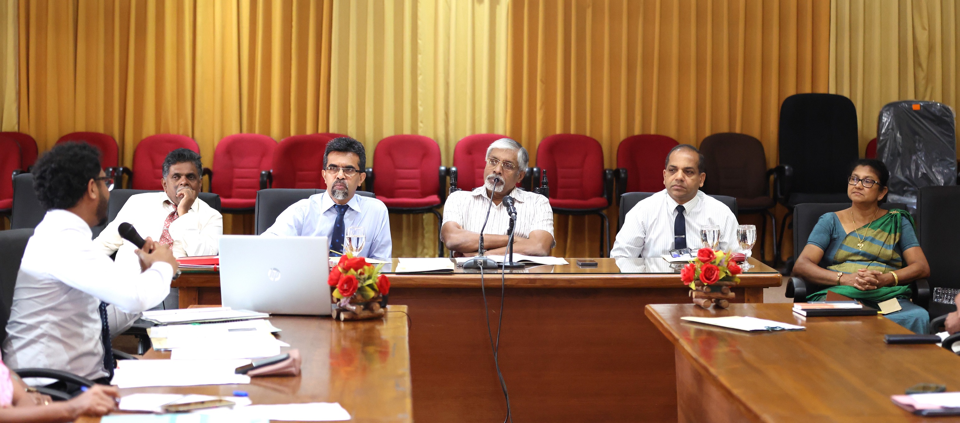 ලිදුල දිස්ත්‍රික් රෝහල හා කළගන්වත්ත ප්‍රථමික වෛද්‍ය ප්‍රතිකාර ඒකකය පවතින ස්ථානයන්හිම නවීකරණයට........