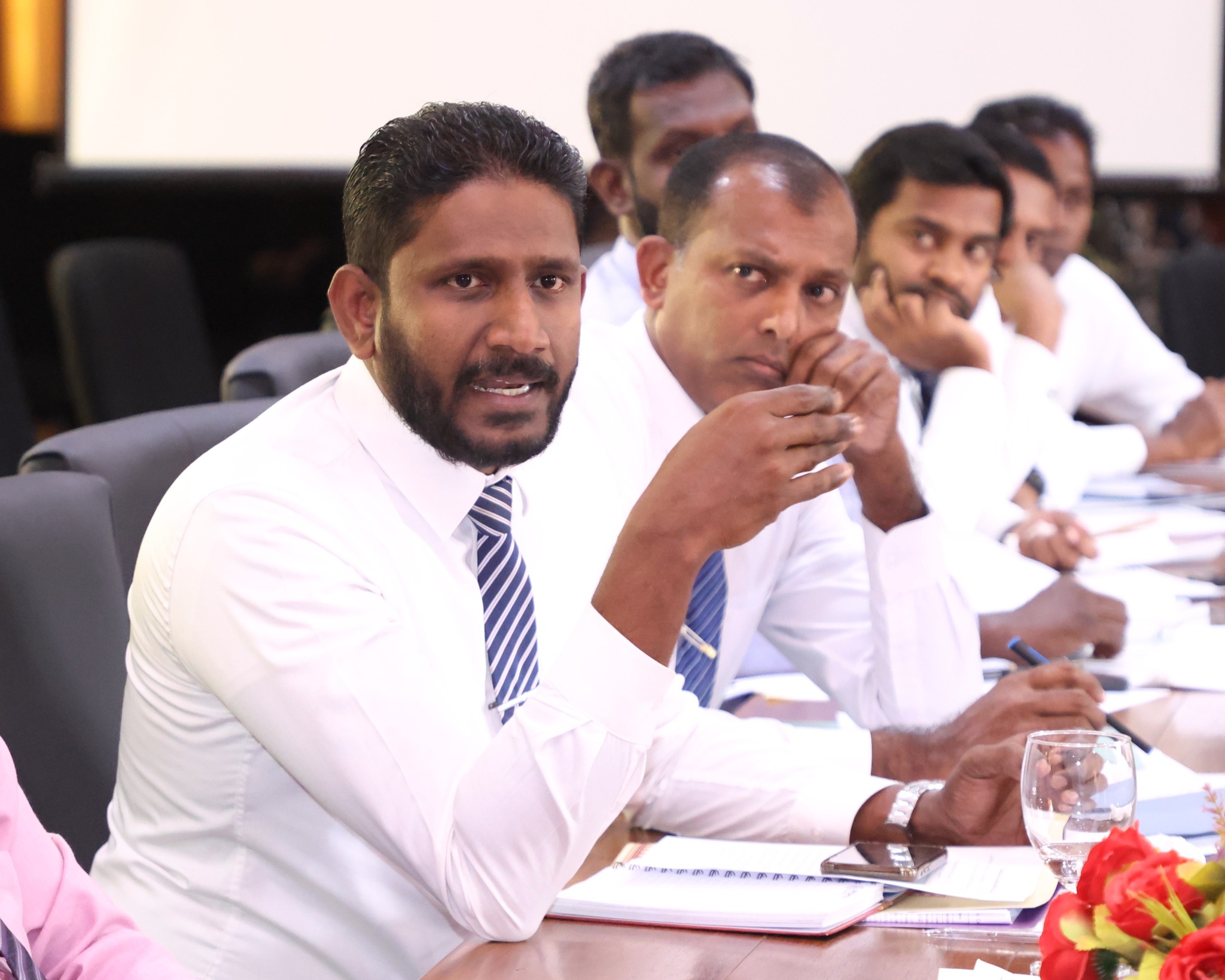 මධ්‍යම පළාතේ වතු ආශ්‍රිත දමිළ පාසල්වල ගැටළු විසදීමට සාකච්ඡාවක්