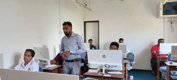  මූලික පරිගණක කුසලතා පිළිබඳ පුහුණු  වැඩසටහනක්.