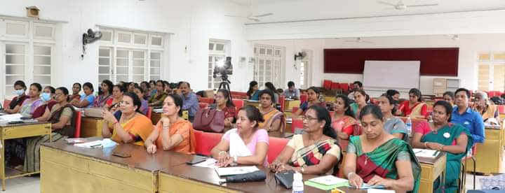     පළාත් මුල් ළමාවිය සංවර්ධනය  ඒකකයෙන් මුලික ඉංග්‍රිසි භාෂා කුසලතාවය  පුහුණු වැඩසටහනක්.