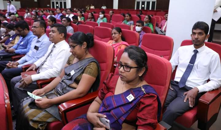 කාලීන ගැටළු විසඳාගැනීම සඳහා ඵලදායිතා සංකල්පය යොදා ගැනීම කාලෝචිතයි-මධ්‍යම පළාත් ප්‍රධාන ලේකම් ගාමිණි රාජරත්න මහතා.