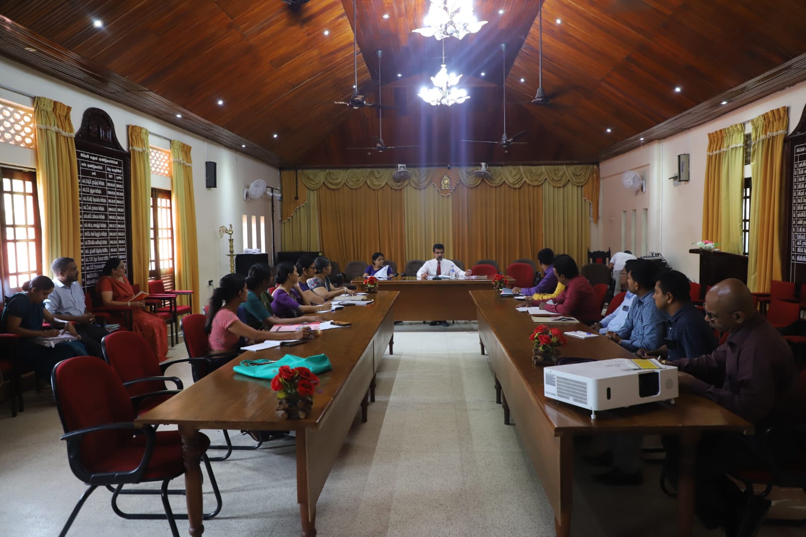 මධ්යම පළාත් අභ්යන්තර විගණන නිලධාරී තුන්වන ශ්රේණියේ සඳහා සීමිත පදනම යටතේ බඳවා ගැනීම සම්බන්ධ සාකච්ඡාවක්