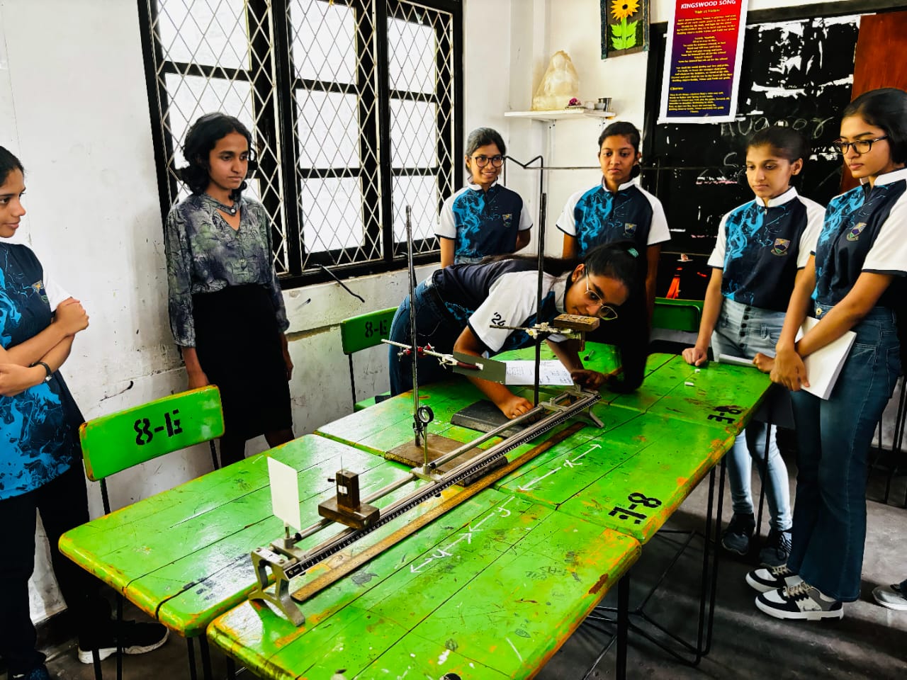 භෞතික විද්යාව ප්රායෝගික පරීක්ෂණ ක්රියාකාරකම් සිදුකර විභාගයට මඟ පෙන්වීමේ නිර්මාණශීලි වැඩසටහනක්.