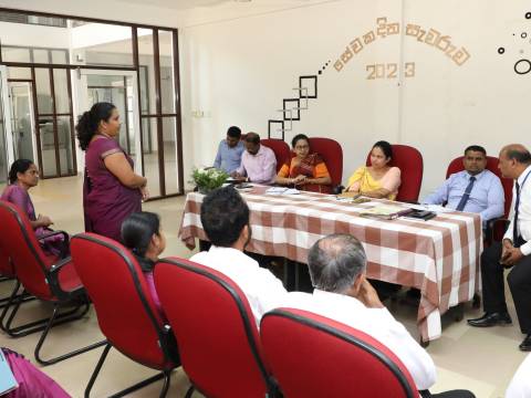 මිණිපේ ප්රාදේශීය ගැටලු හා වර්තමාන ප්රගතිය පිළිබඳව සාකච්ඡාක්.